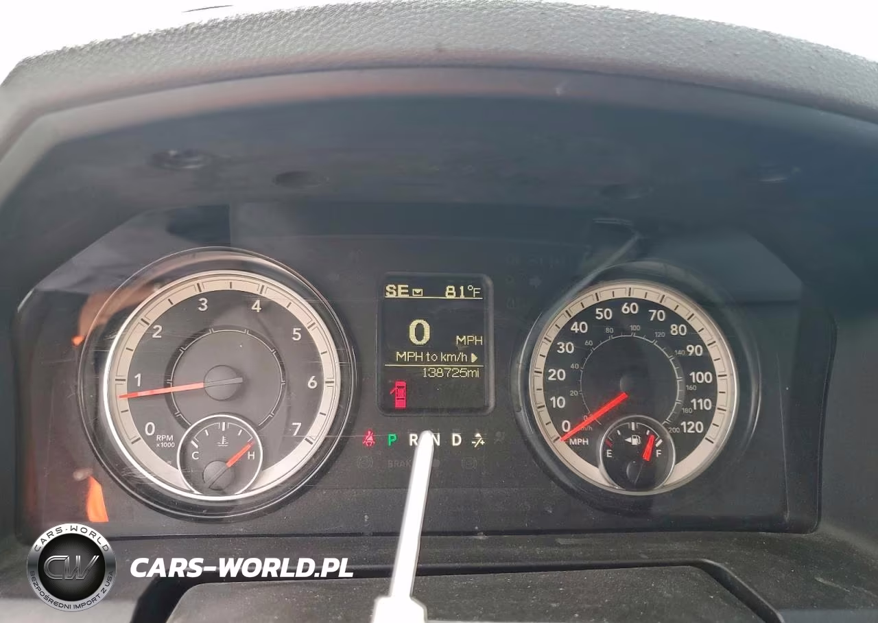 2019 Ram 1500 Classic Tradesman VIN:1C6RR7FG5KS568866 - 9