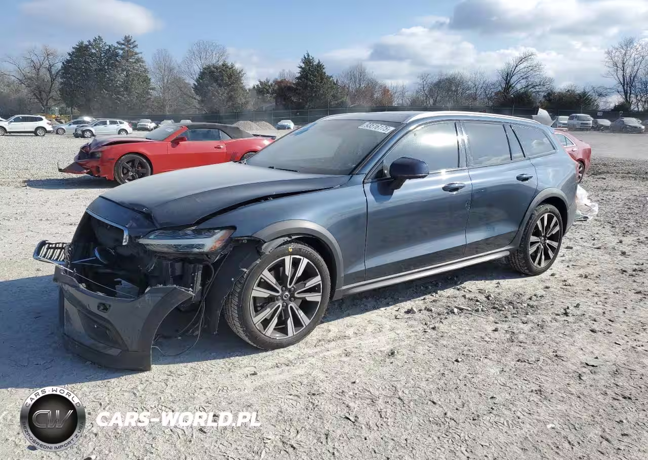 2020 Volvo V60 Cross Country T5 Momentum