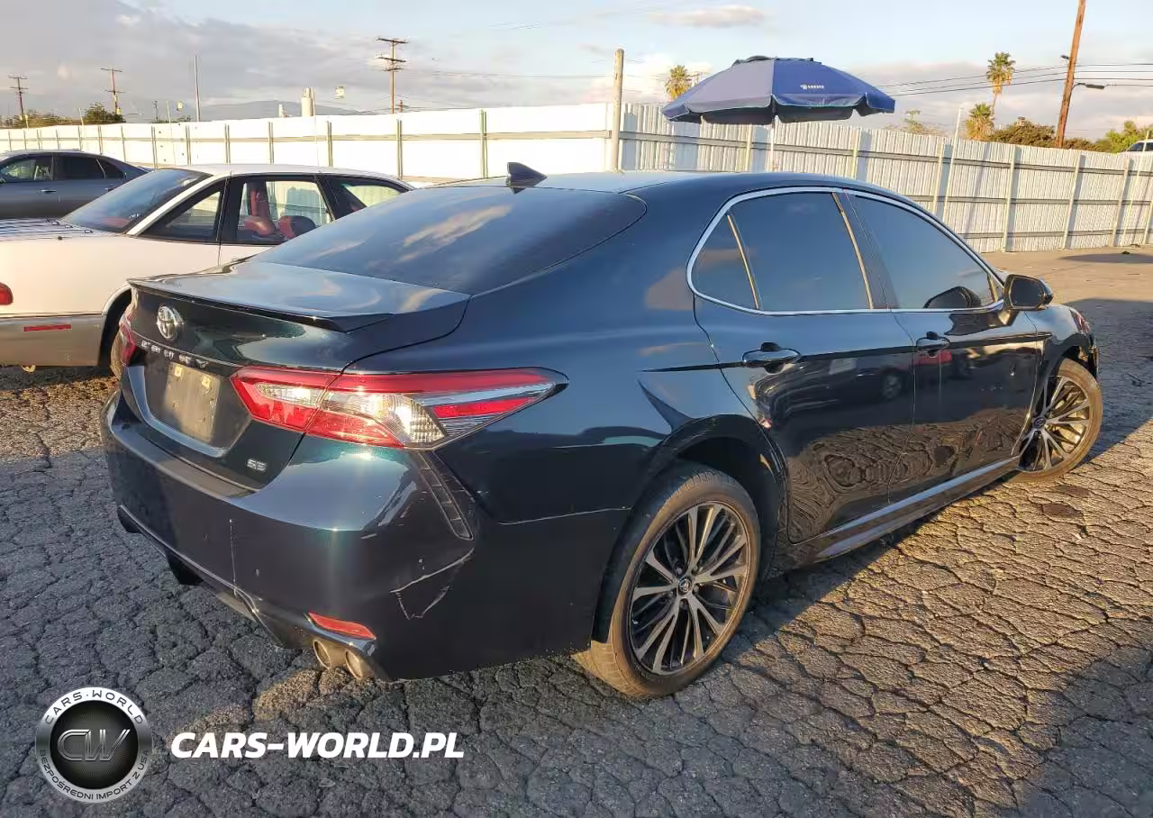 2019 Toyota Camry L VIN:4T1B11HK4KU738649 - 3