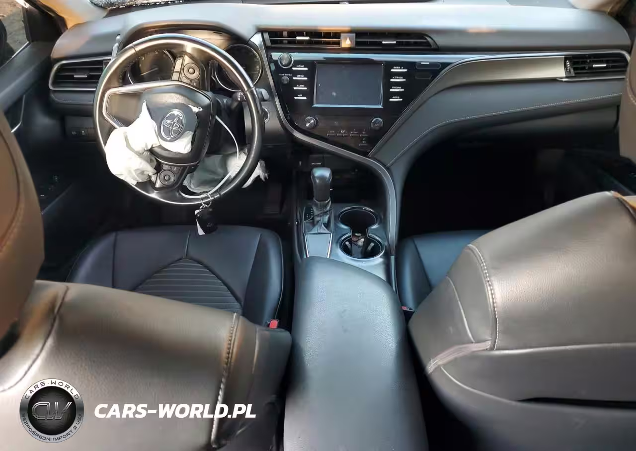 2019 Toyota Camry L VIN:4T1B11HK4KU738649 - 8