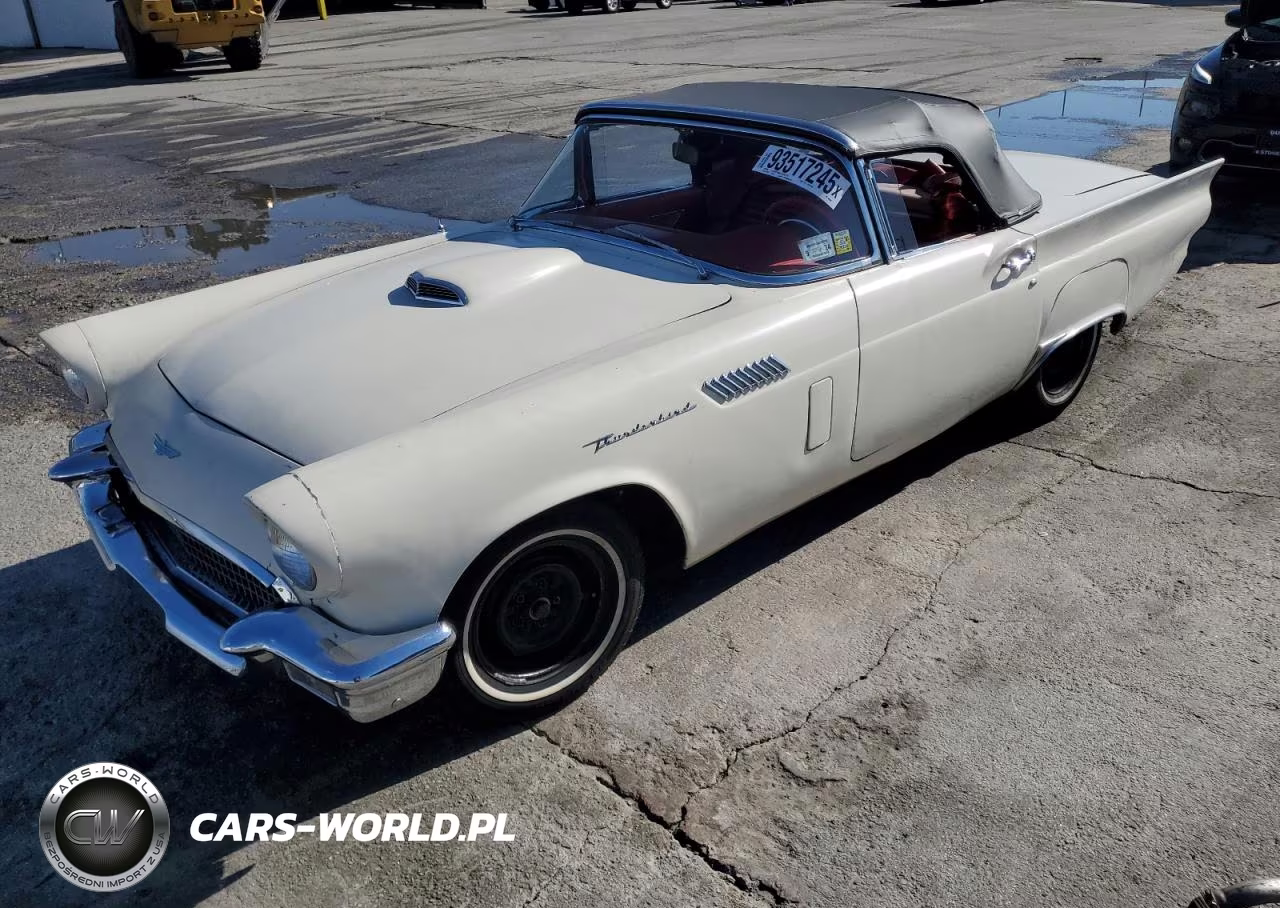 1957 Ford Thunde