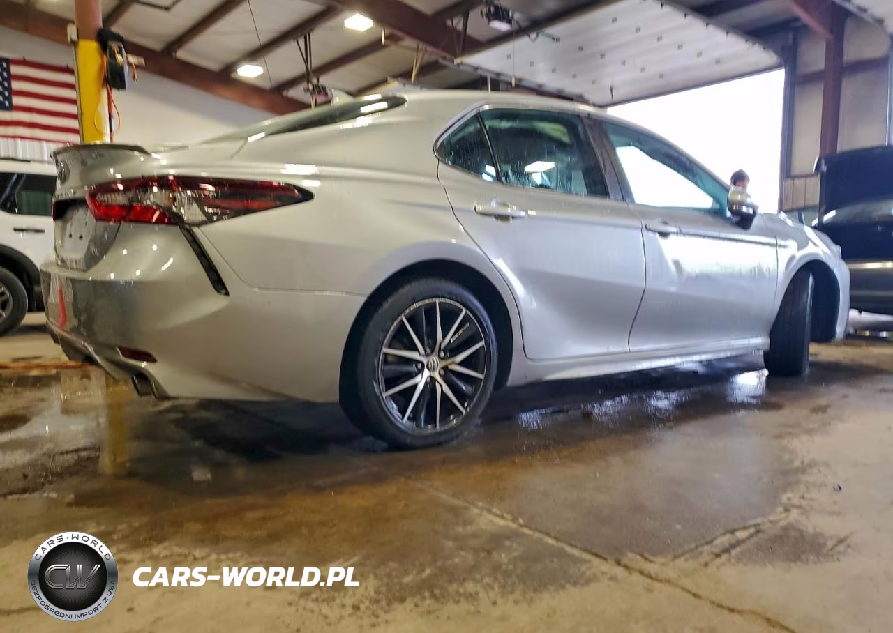 2022 Toyota Camry Se VIN:4T1G11AKXNU633151 - 3