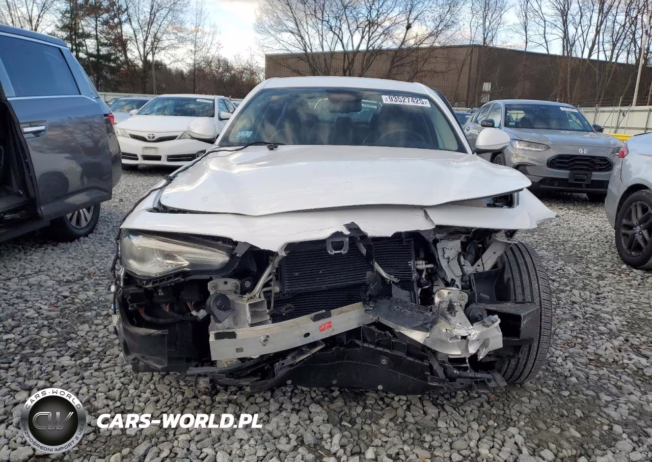 2017 Alfa Romeo Giulia Q4 VIN:ZARFAEDN6H7553514 - 5