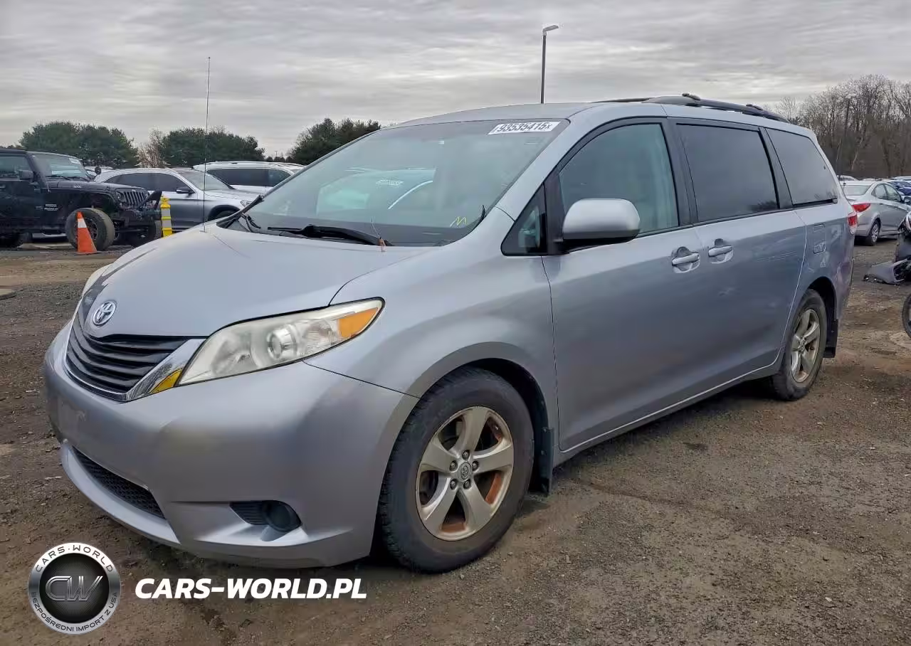 2011 Toyota Sienna Le