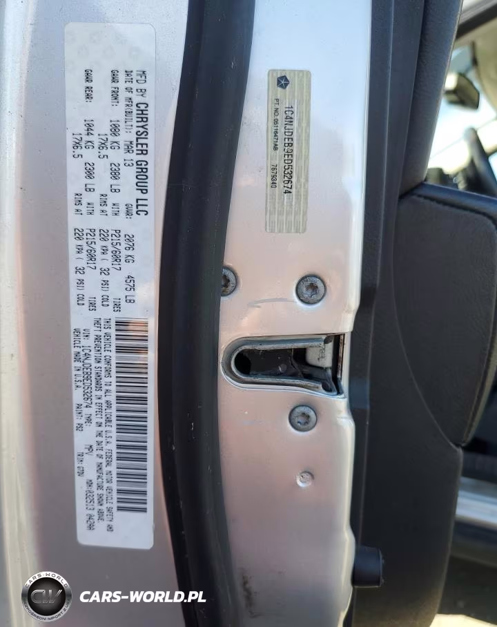 2014 Jeep Compass Latitude VIN:1C4NJDEB9ED532674 - 13