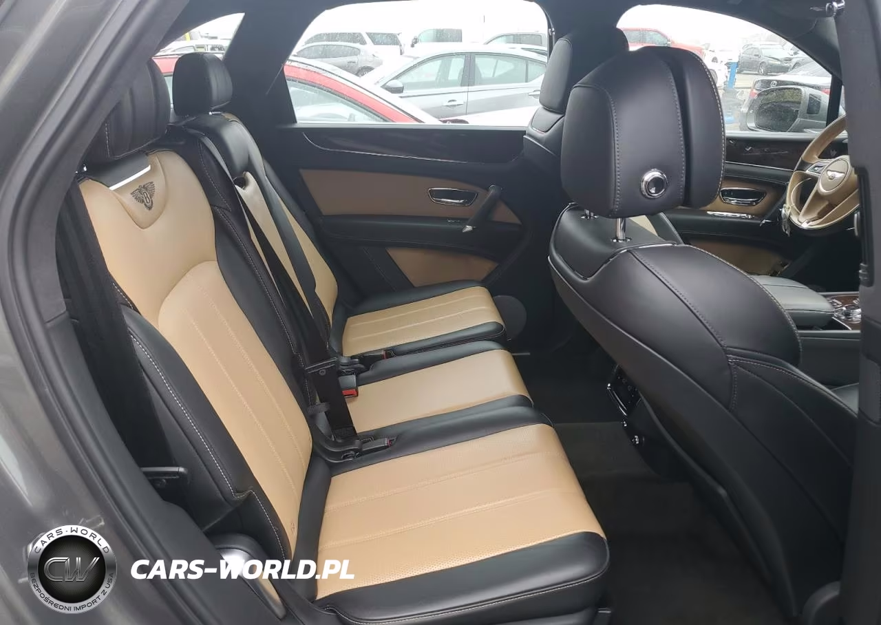 2018 Bentley Bentayga VIN:SJAAC4ZV3JC017765 - 10
