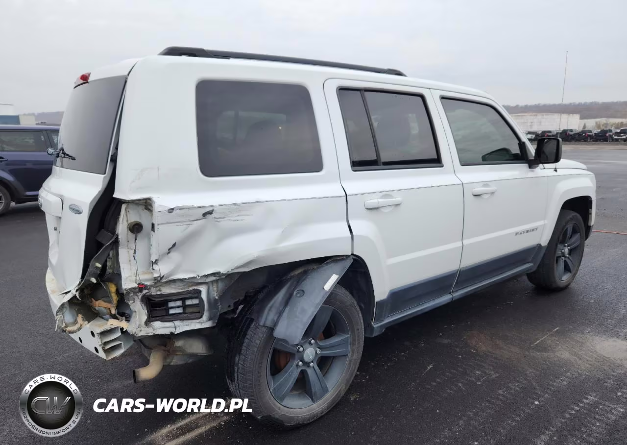 2015 Jeep Patriot Latitude VIN:1C4NJPFB9FD349745 - 3