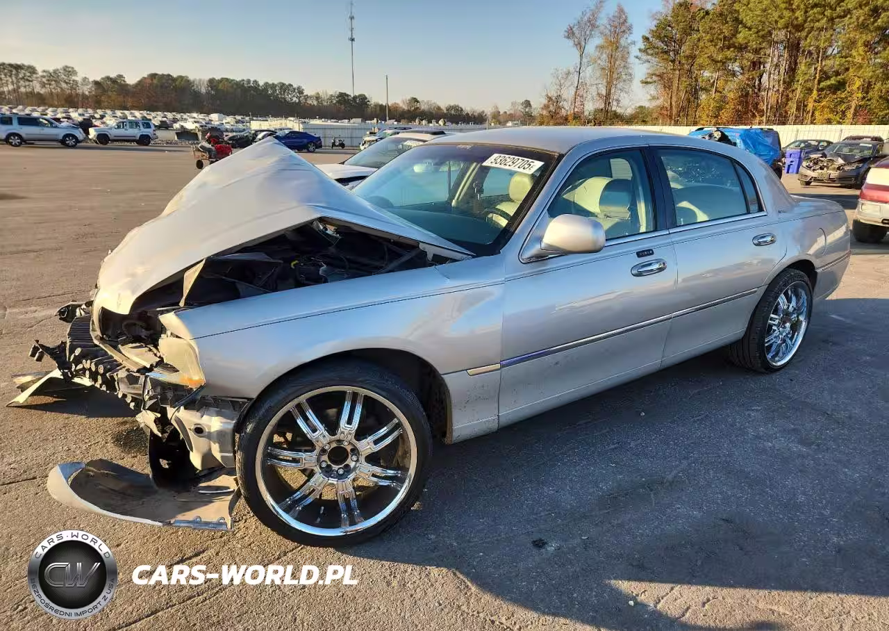 2003 Lincoln Town Car Executive