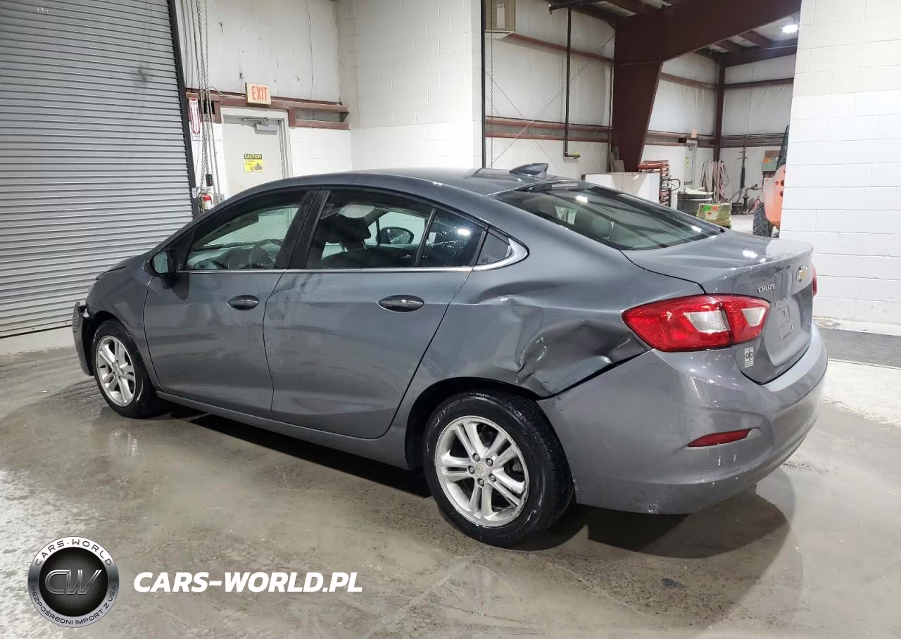 2018 Chevrolet Cruze Lt VIN:1G1BE5SMXJ7125905 - 2