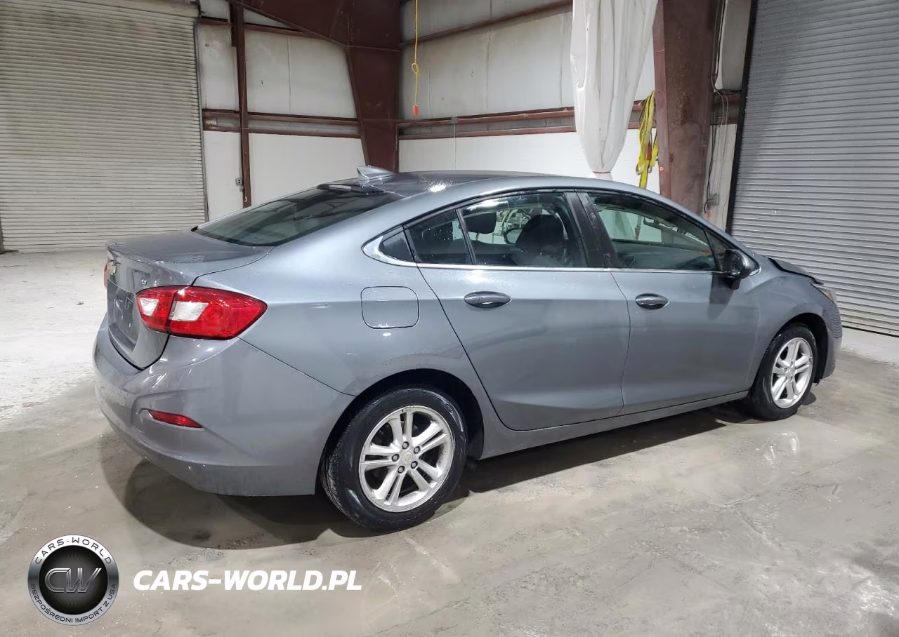 2018 Chevrolet Cruze Lt VIN:1G1BE5SMXJ7125905 - 3