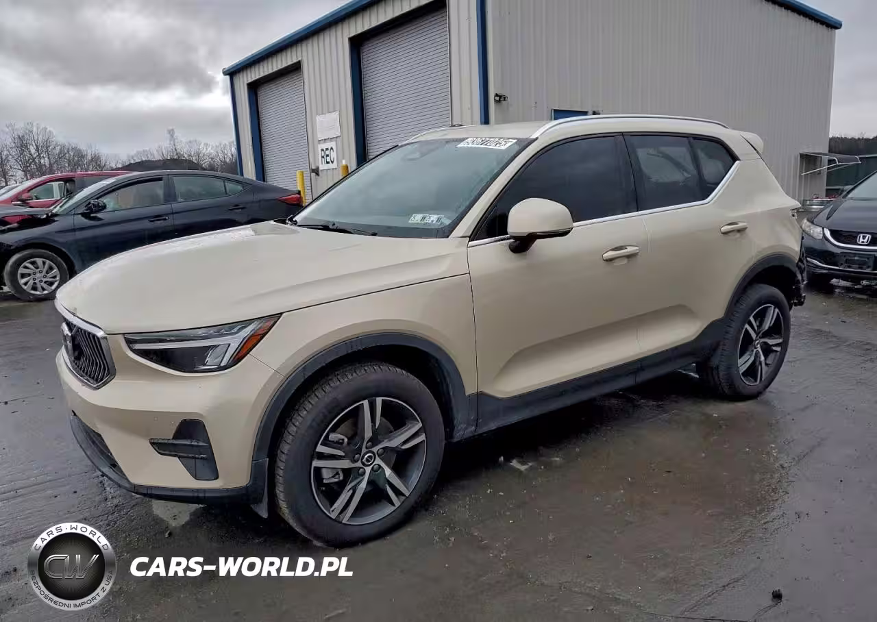 2025 Volvo Xc40 Core