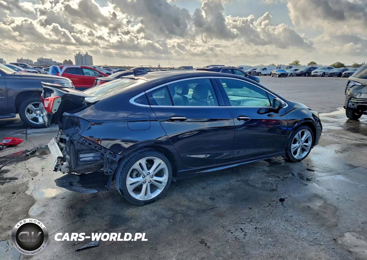 2017 Chevrolet Cruze Premier VIN:1G1BF5SM2H7116526 - 3