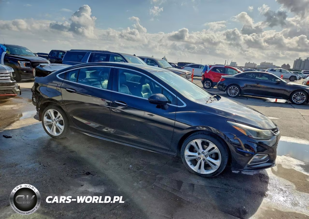 2017 Chevrolet Cruze Premier VIN:1G1BF5SM2H7116526 - 4