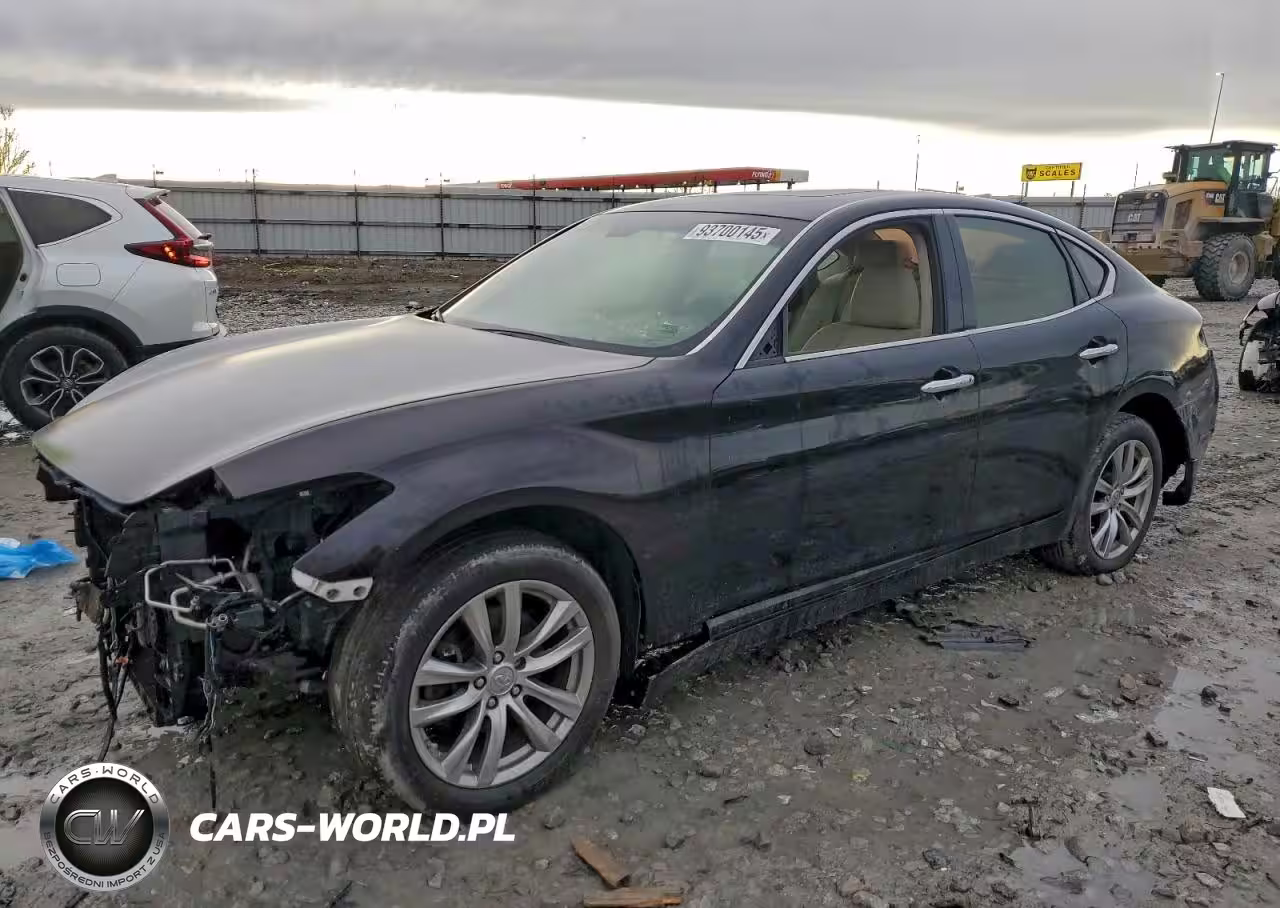 2015 Infiniti Q70 3.7