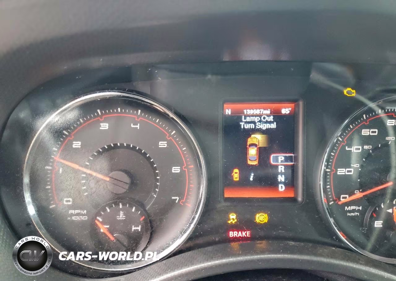 2012 Dodge Charger R-T VIN:2C3CDXCT2CH244916 - 9
