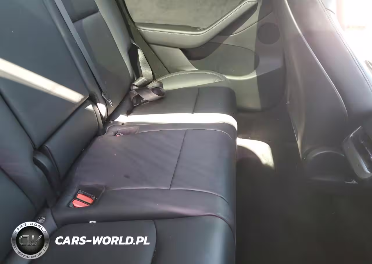 2022 Tesla Model Y VIN:7SAYGDEE1NA003296 - 10