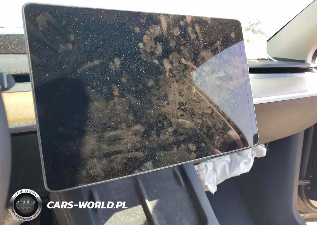 2022 Tesla Model Y VIN:7SAYGDEE1NA003296 - 9