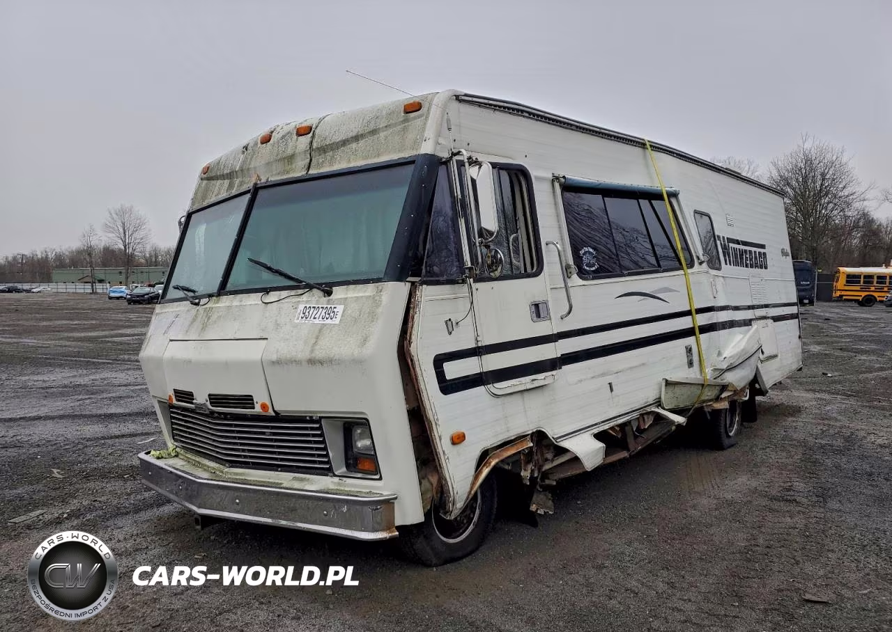 1982 Winnebago Chieftain Recreational Vehicle VIN:1GBJP37W4C3315113 - 2