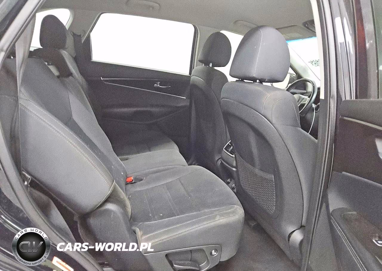 2020 Kia Sorento S VIN:5XYPG4A52LG679098 - 11