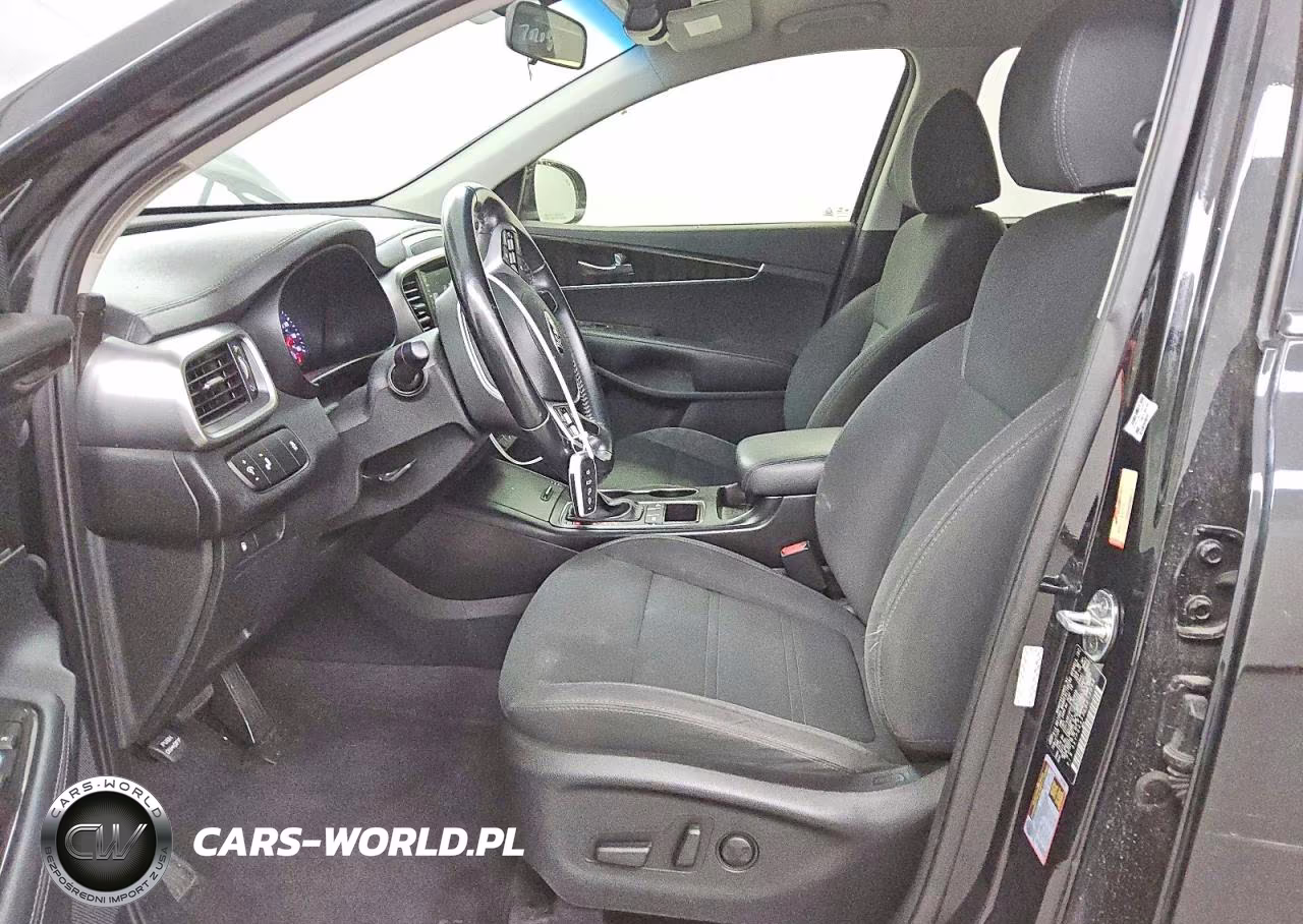 2020 Kia Sorento S VIN:5XYPG4A52LG679098 - 7