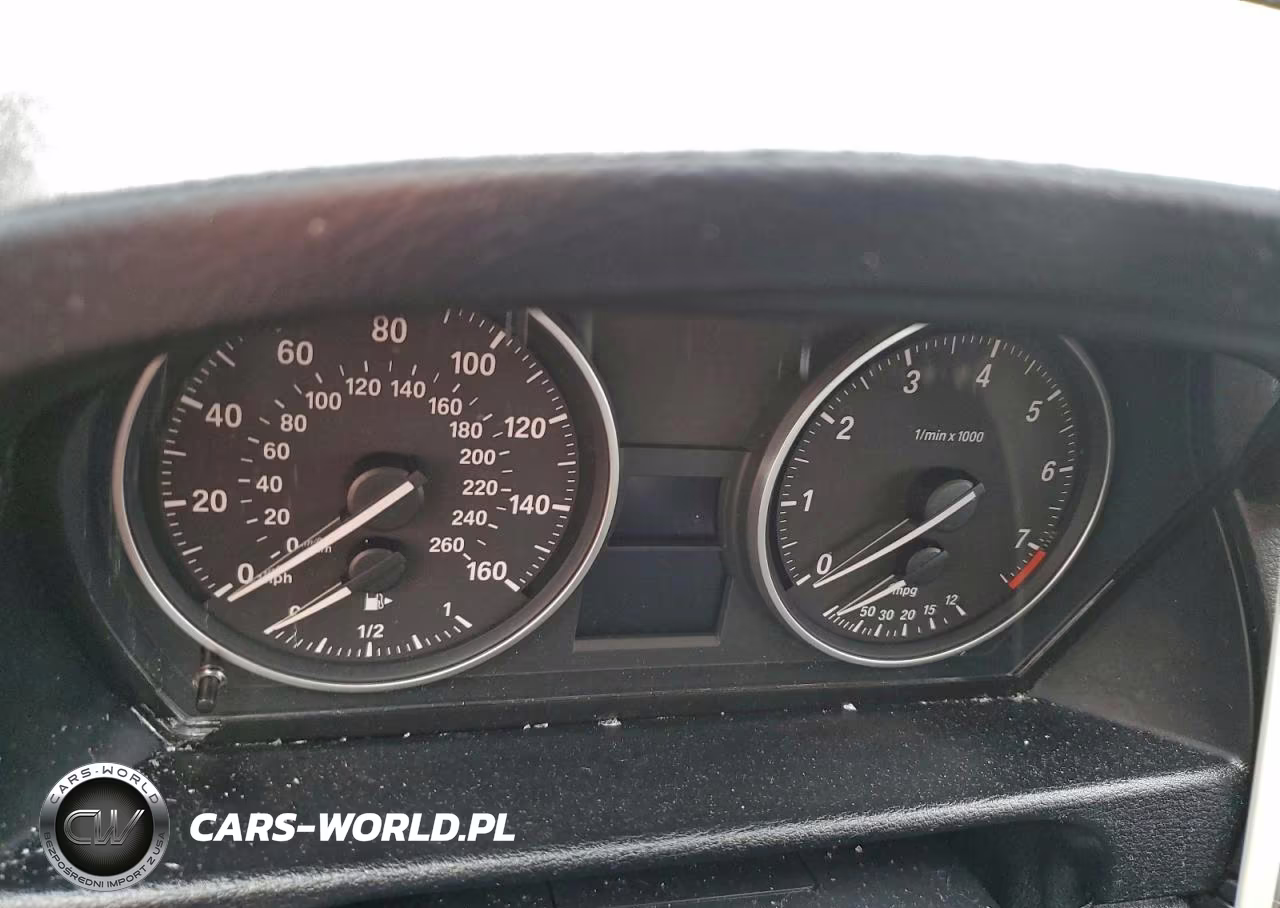 2015 BMW X1 xDrive28I VIN:WBAVL1C51FVY24950 - 9