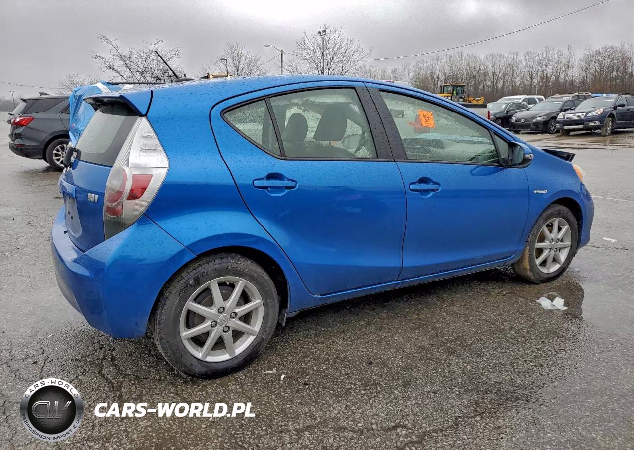 2013 Toyota Prius VIN:JTDKDTB36D1035924 - 3