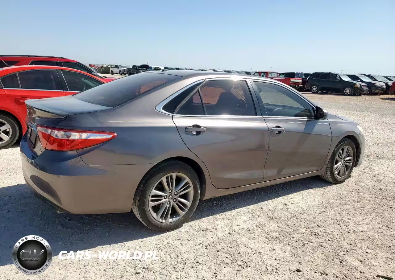 2015 Toyota Camry Le VIN:4T1BF1FK6FU060352 - 3