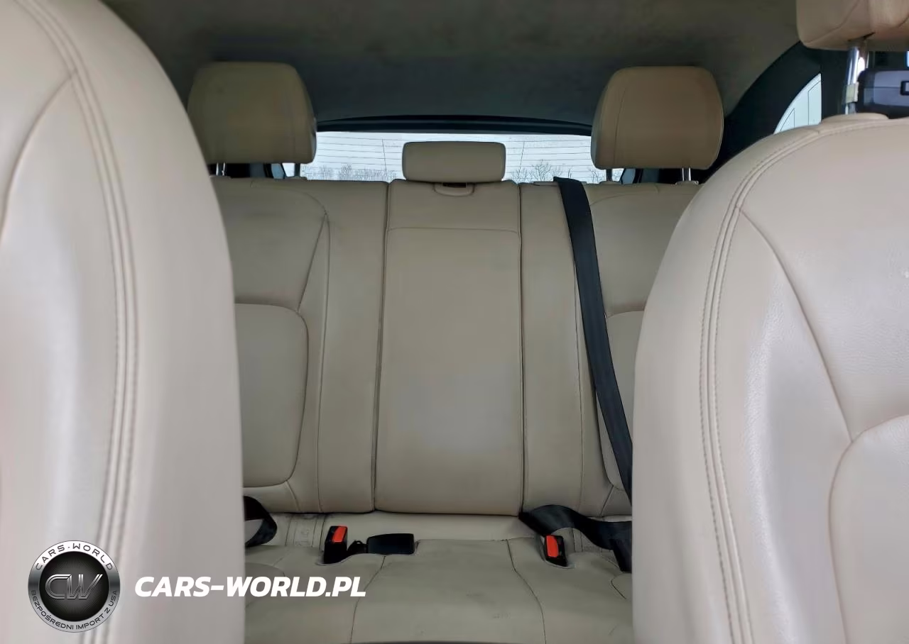 2019 Jaguar F-Pace Premium VIN:SADCJ2FX8KA609459 - 10
