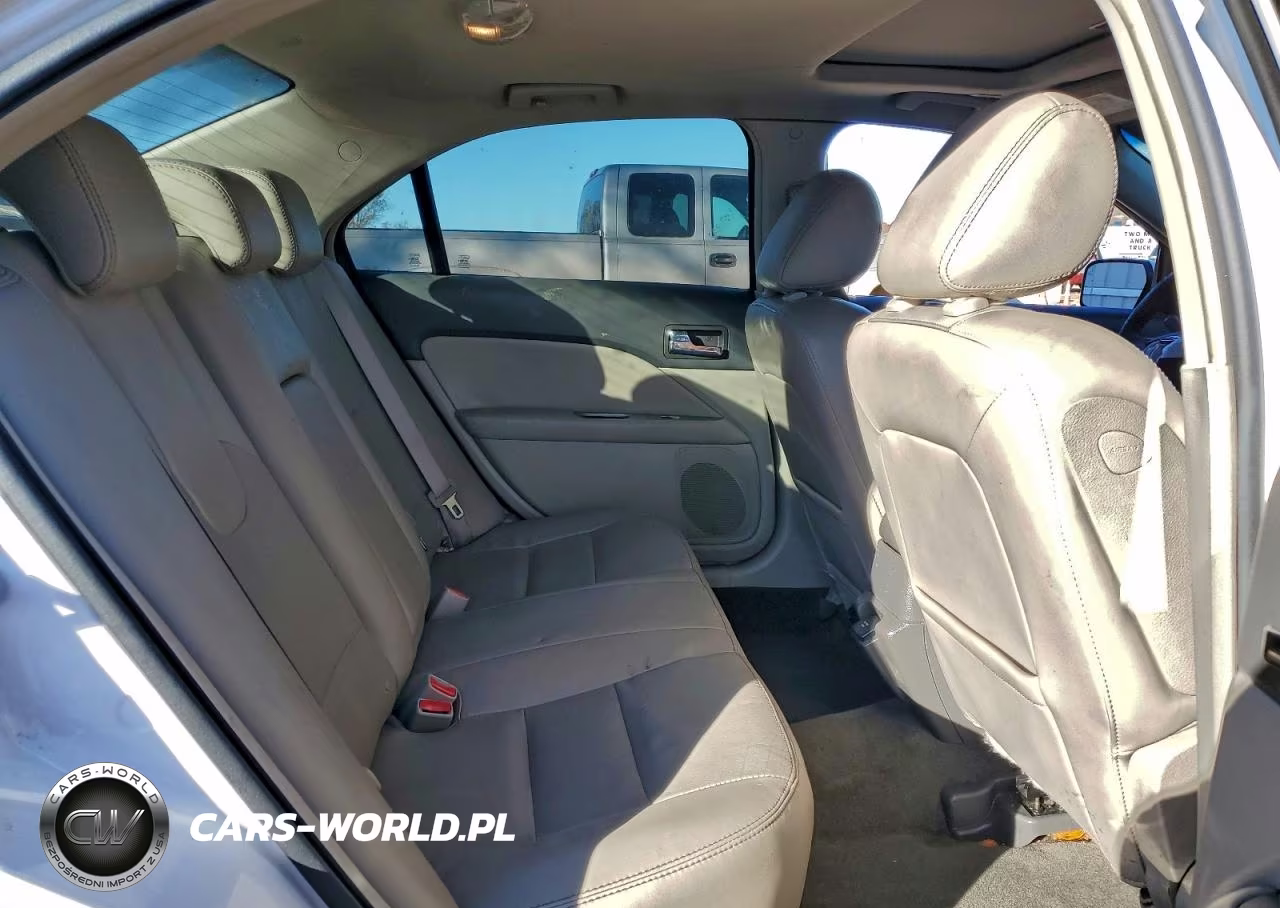 2010 Ford Fusion Hybrid VIN:3FADP0L37AR428626 - 10