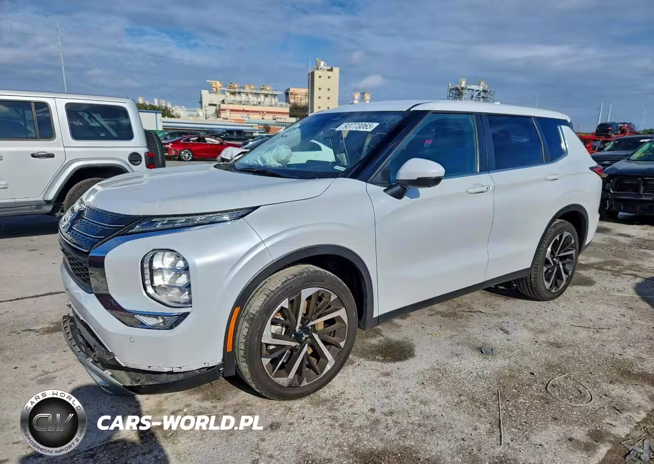 2024 Mitsubishi Outlander Se