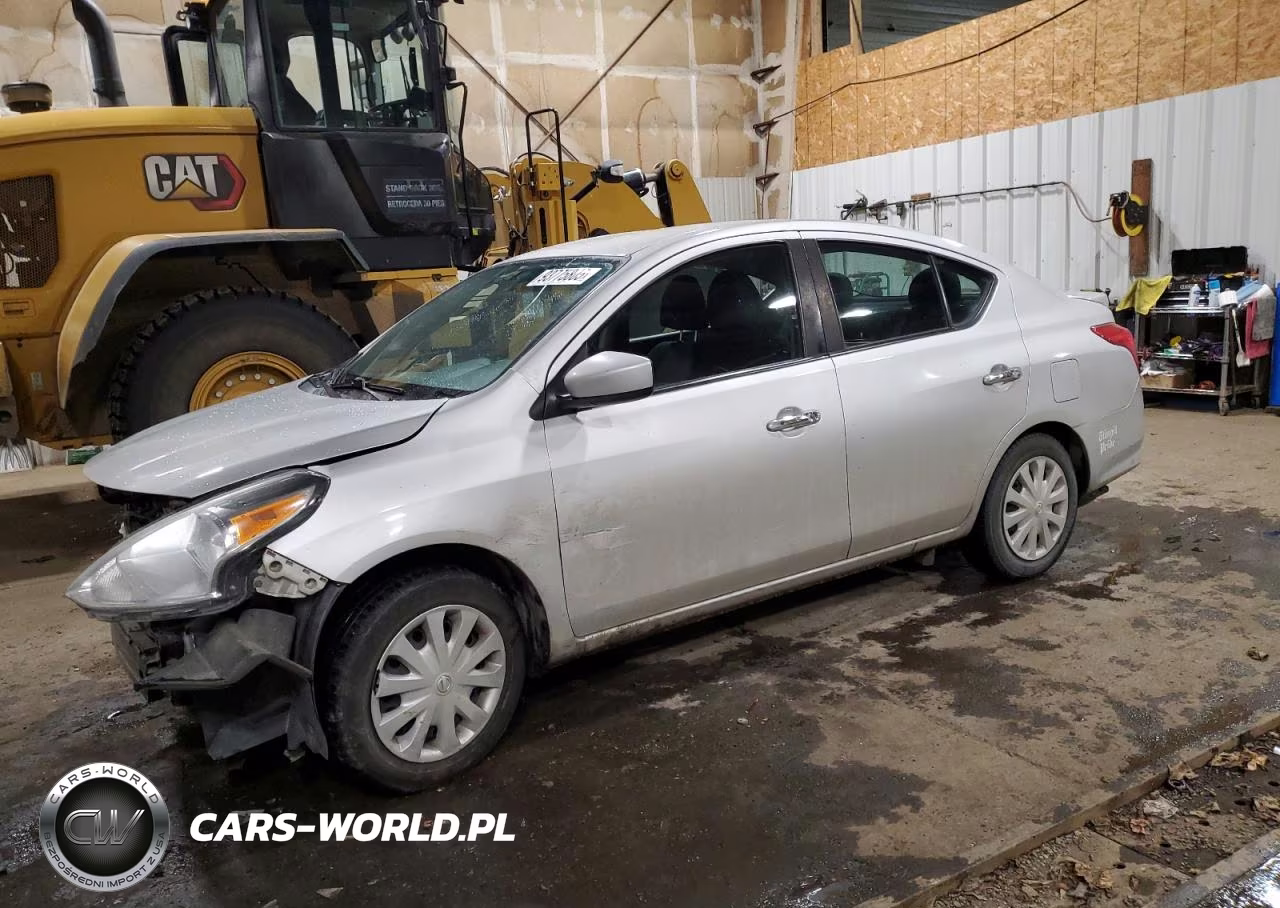 2017 Nissan Versa S – zdjęcie 1 z 12