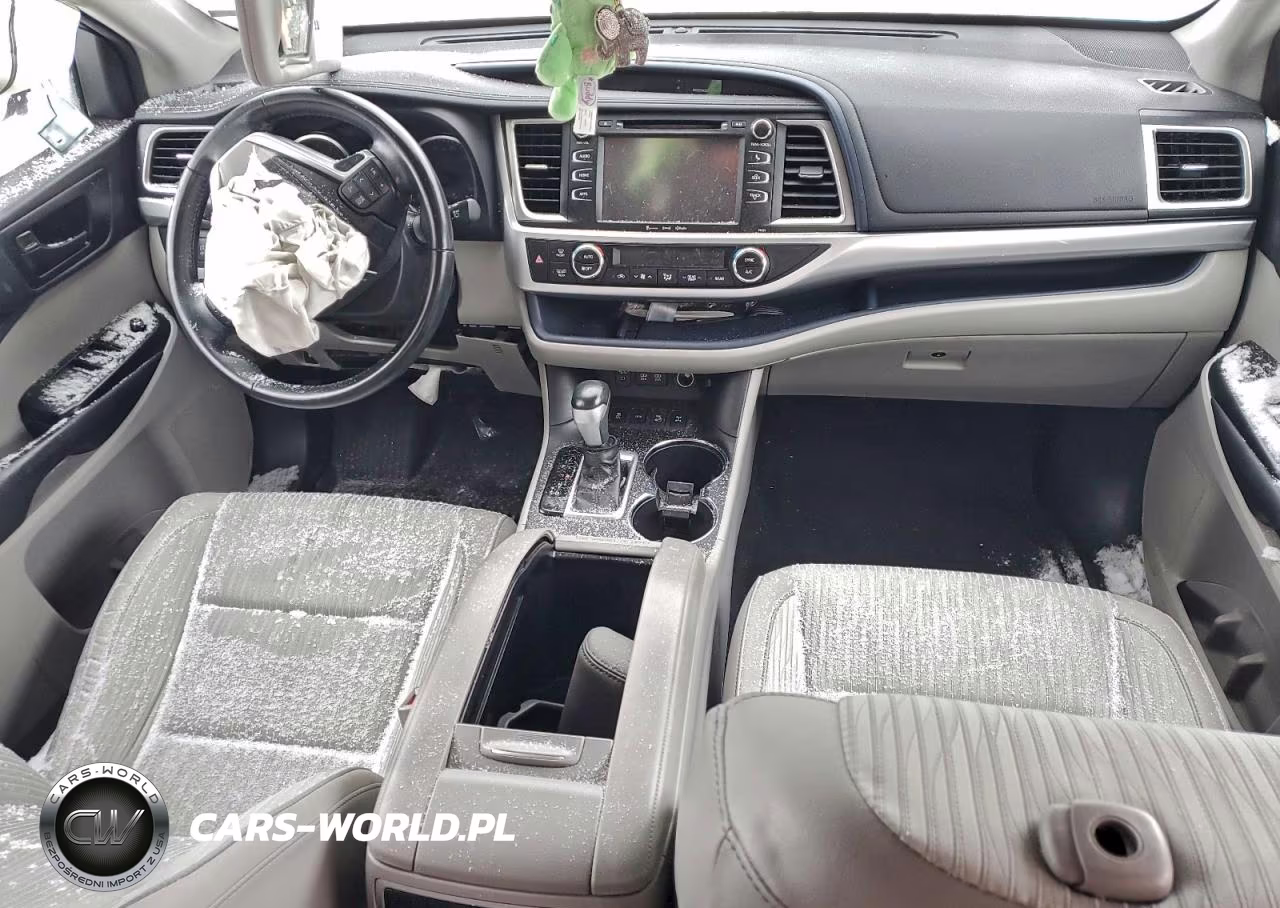 2018 Toyota Highlander Le VIN:5TDBZRFH1JS485666 - 8