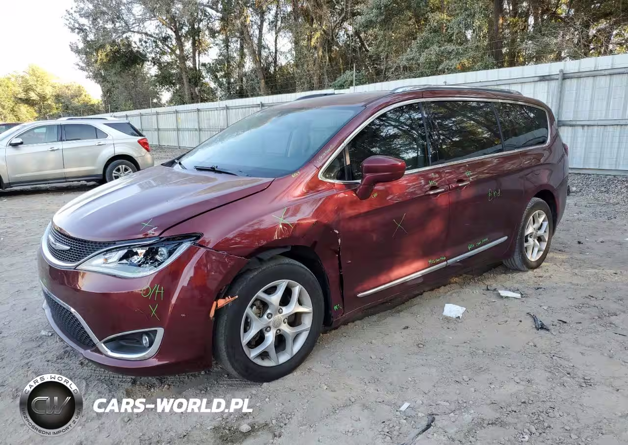 2017 Chrysler Pacifica Touring L Plus