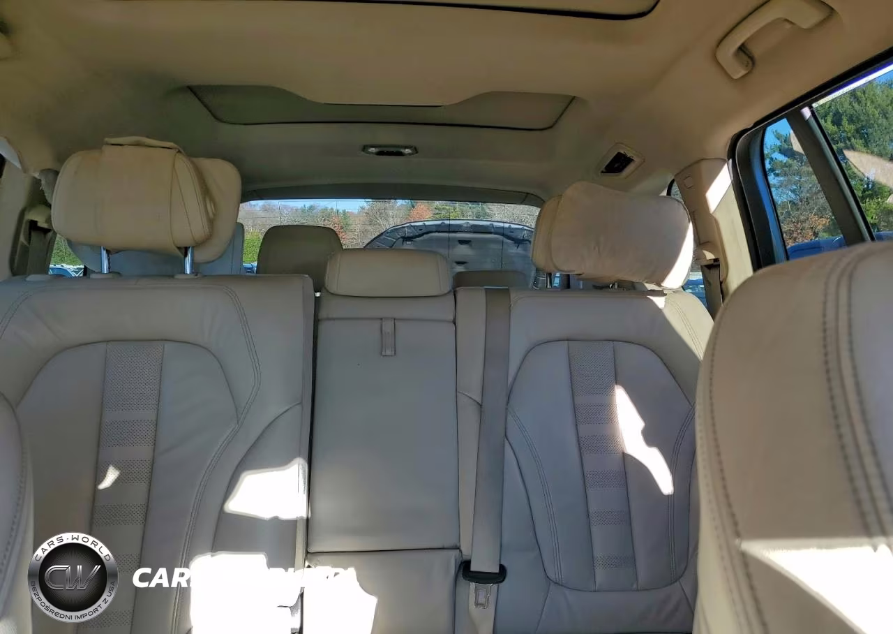 2019 BMW X7 xDrive40I VIN:5UXCW2C56KL086560 - 10