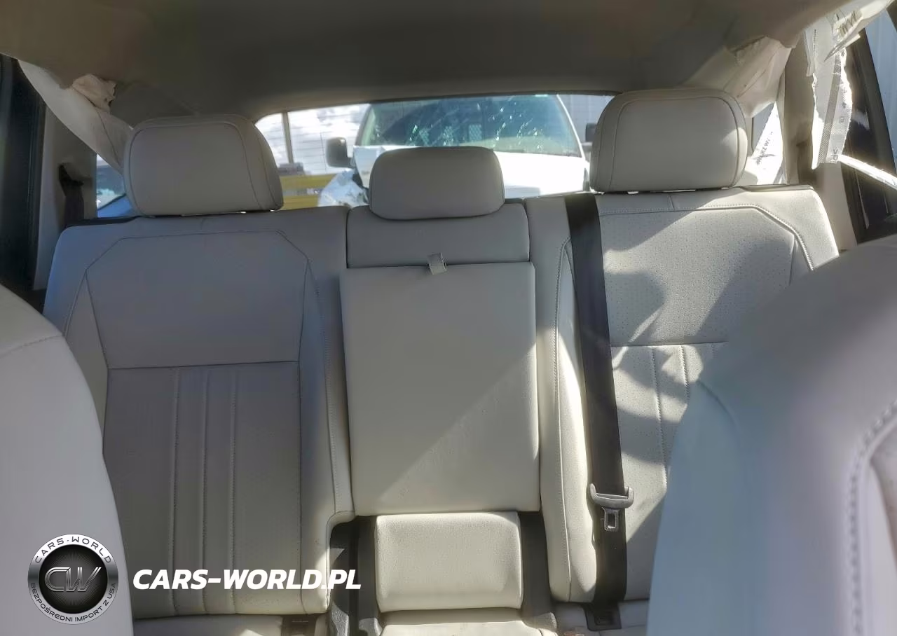 2024 Volkswagen Tiguan VIN:3VV3B7AX5RM046740 - 10
