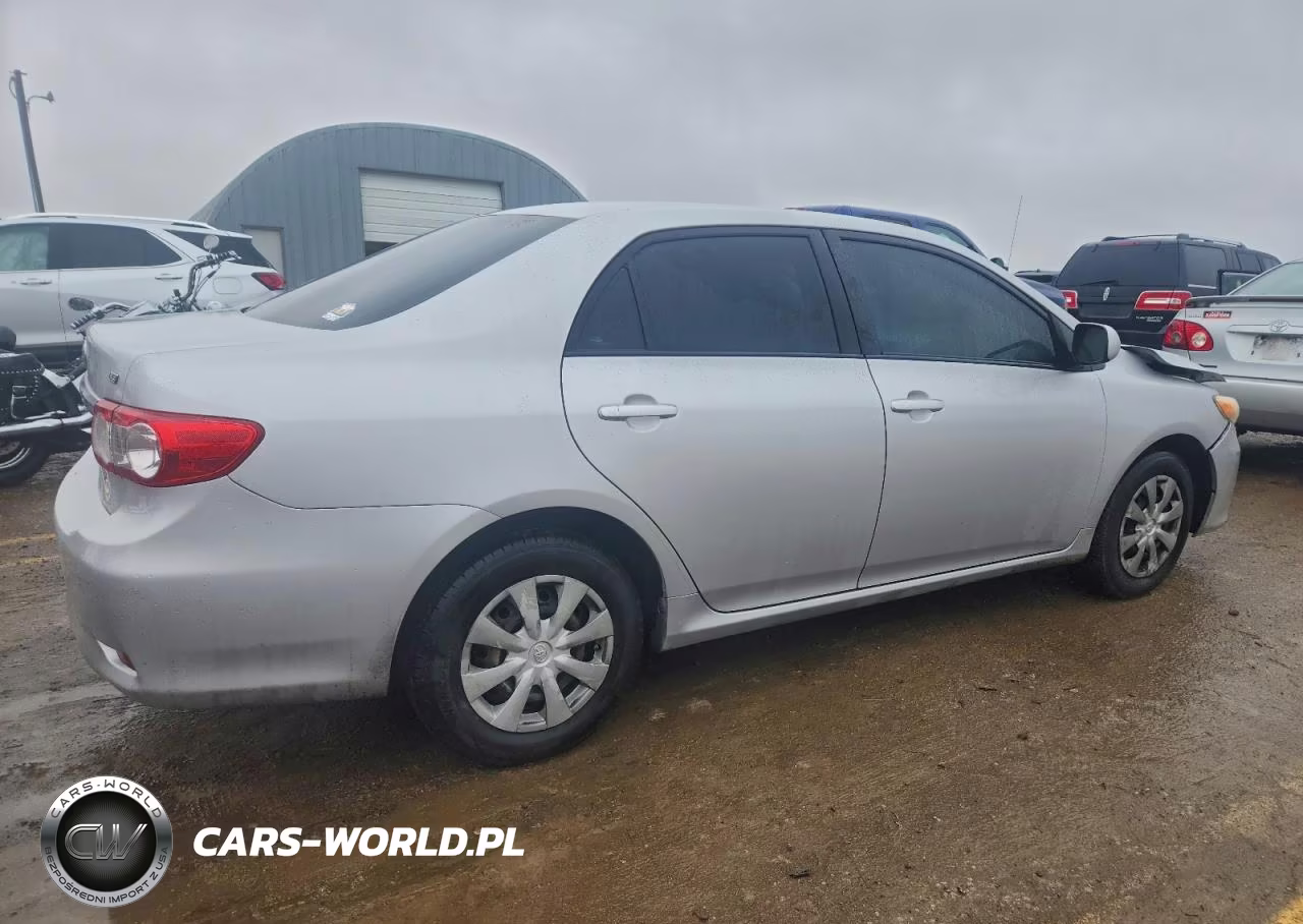 2011 Toyota Corolla Base VIN:2T1BU4EE9BC563324 - 3