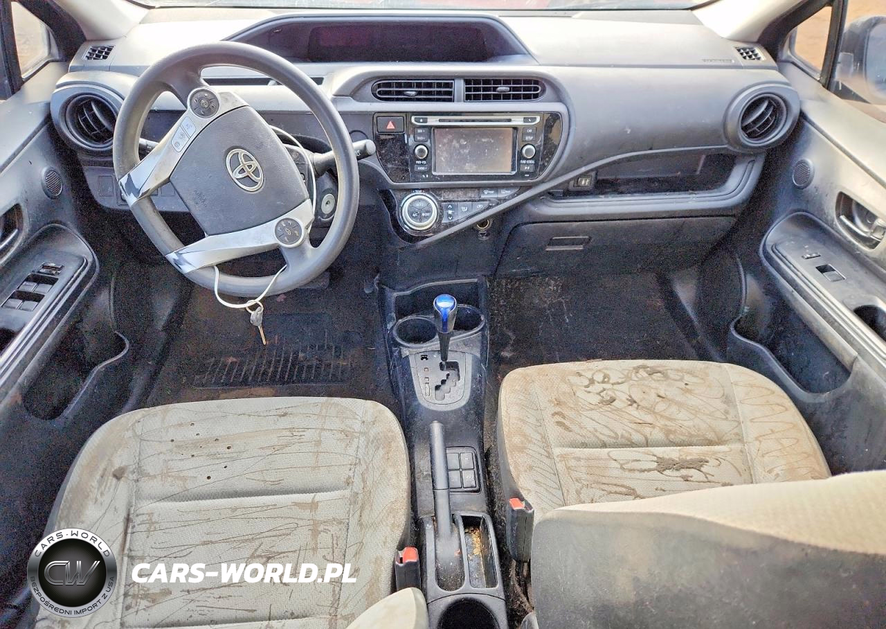 2015 Toyota Prius C VIN:JTDKDTB3XF1578471 - 8
