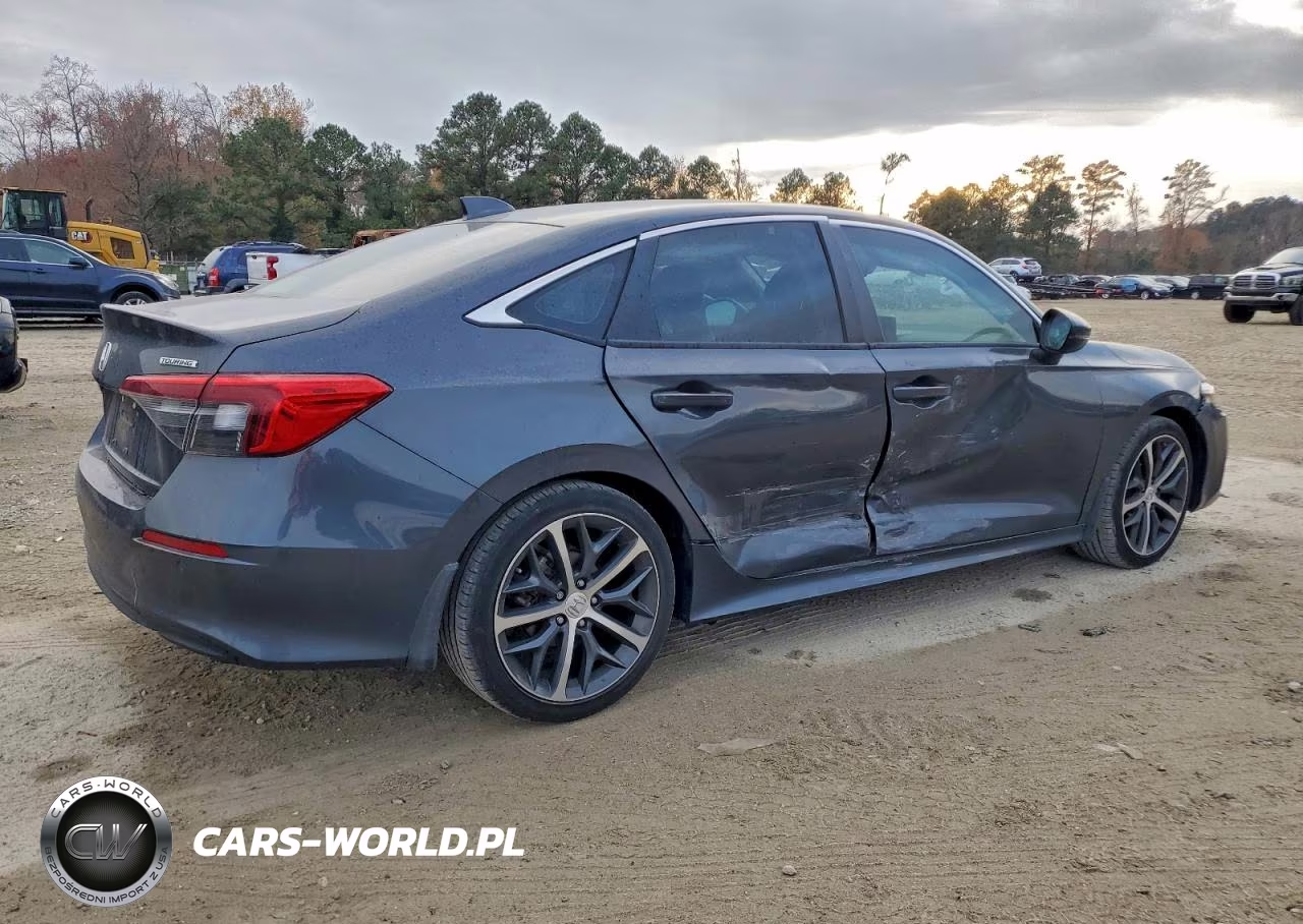 2024 Honda Civic Touring VIN:2HGFE1F92RH310930 - 3