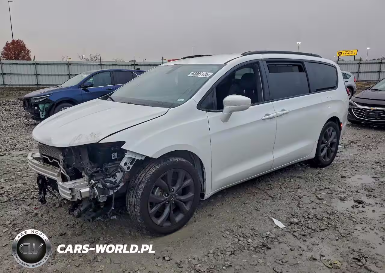 2020 Chrysler Pacifica Touring L