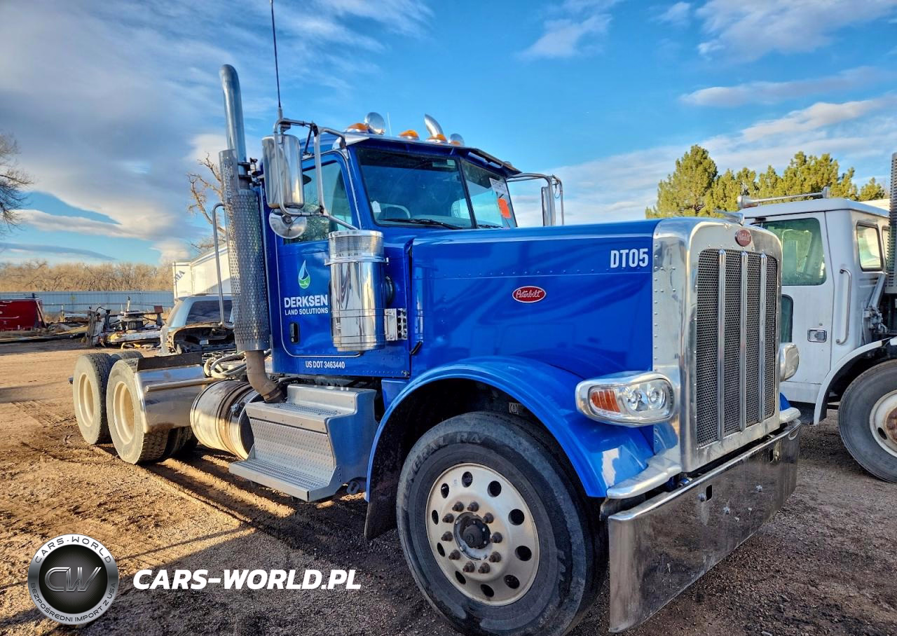 2018 Peterbilt 389 Semi Truck