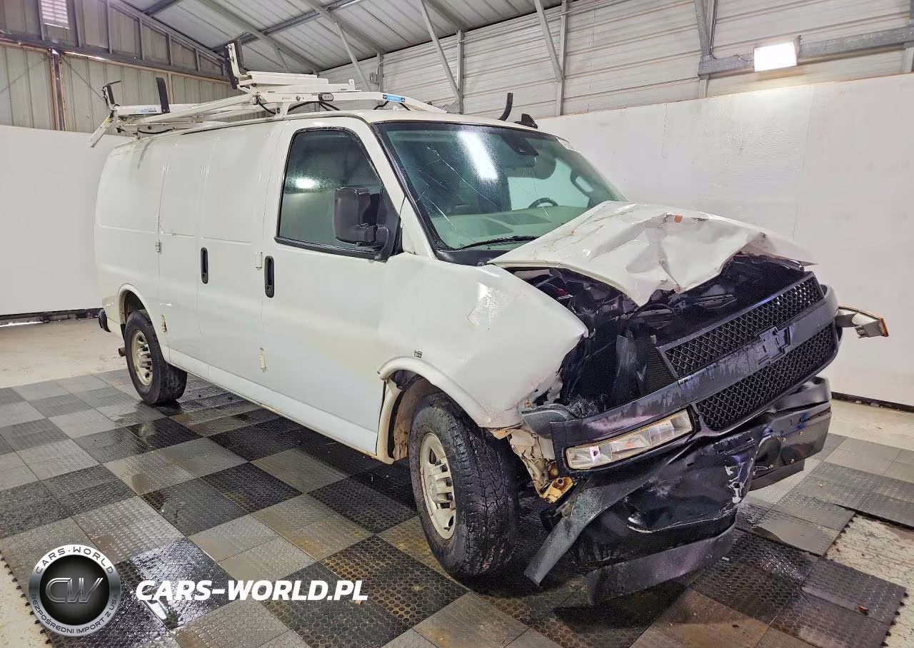 2019 Chevrolet Express Utility - Service Van VIN:1GCWGAFP4K1352883 - 4