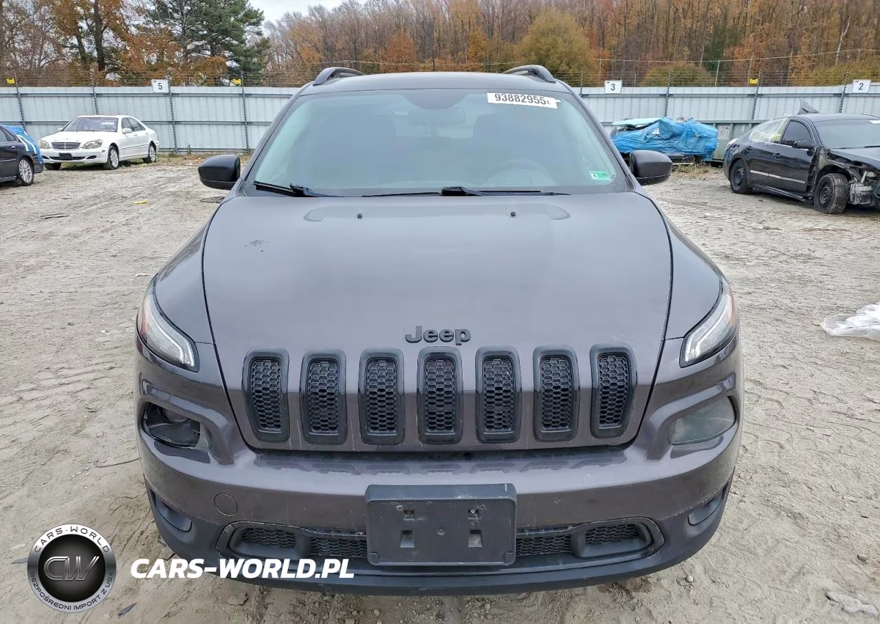 2018 Jeep Cherokee Latitude VIN:1C4PJMCX1JD521234 - 5