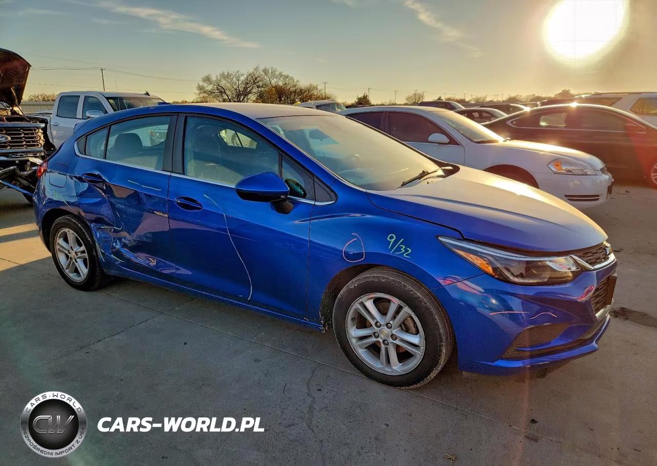 2017 Chevrolet Cruze Lt VIN:3G1BE6SM9HS576874 - 4