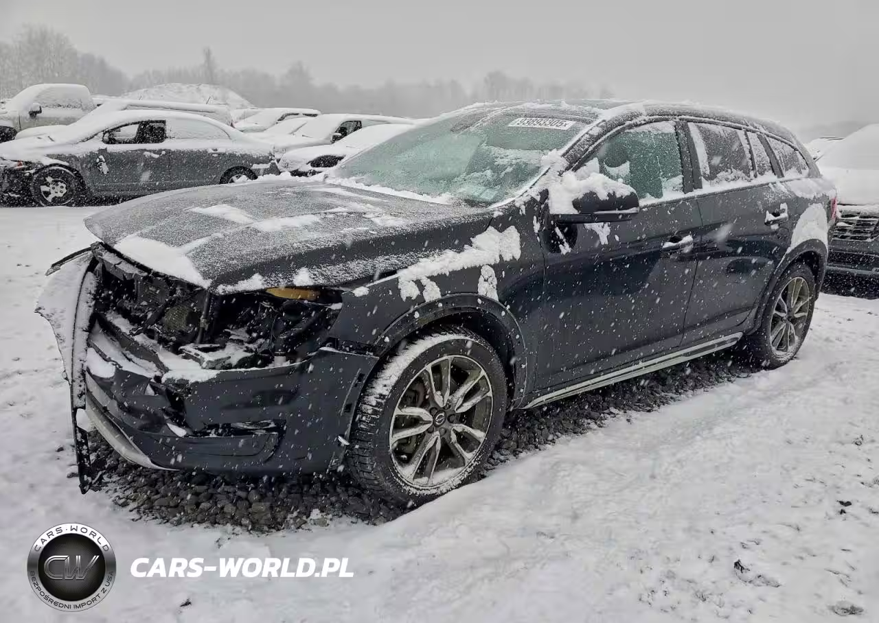 2018 Volvo V60 Cross Country Premier