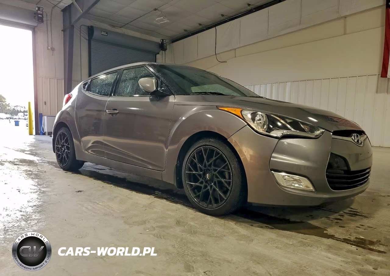 2013 Hyundai Veloster VIN:KMHTC6AD0DU093198 - 4