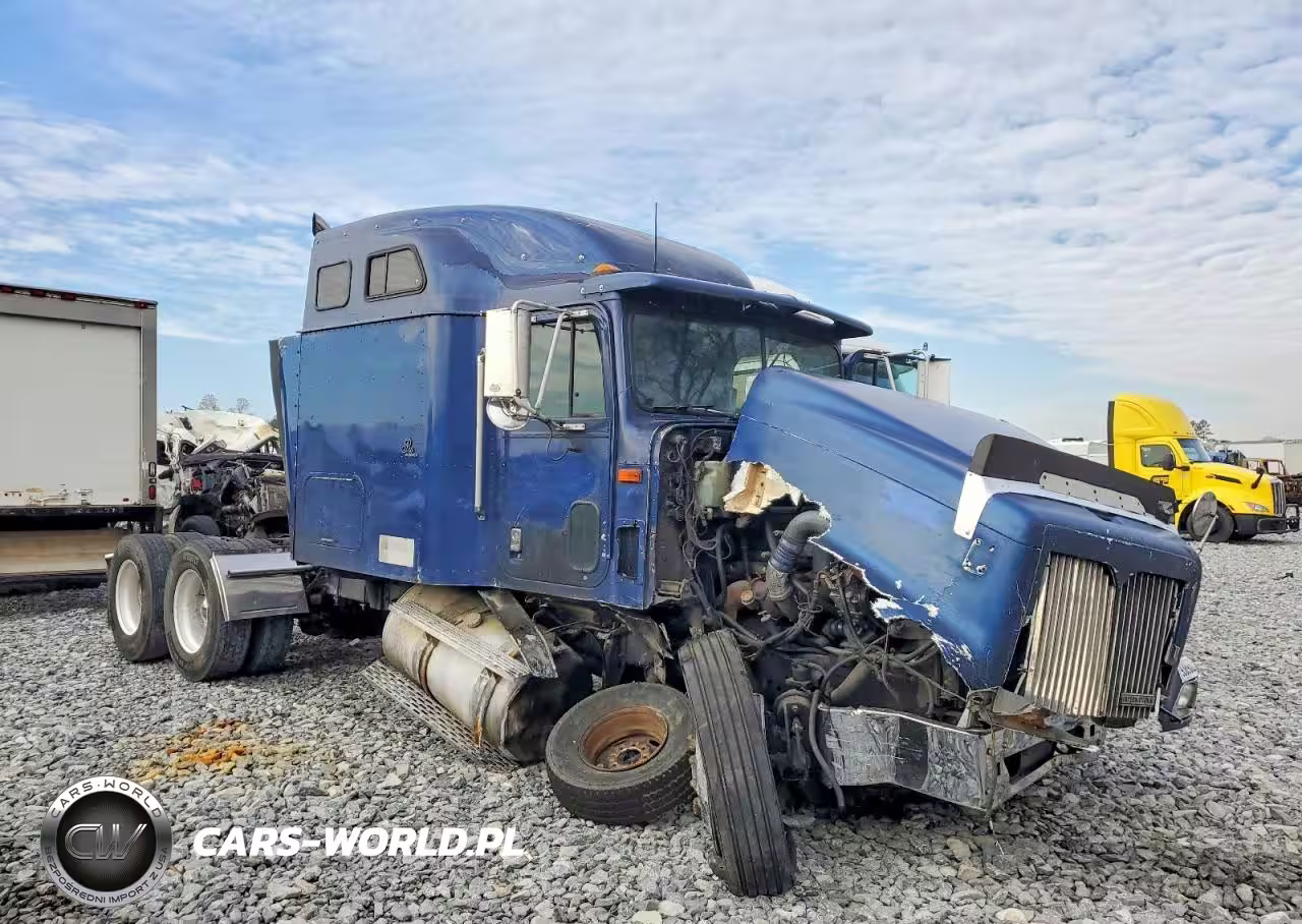 2000 International 9200 Semi Truck