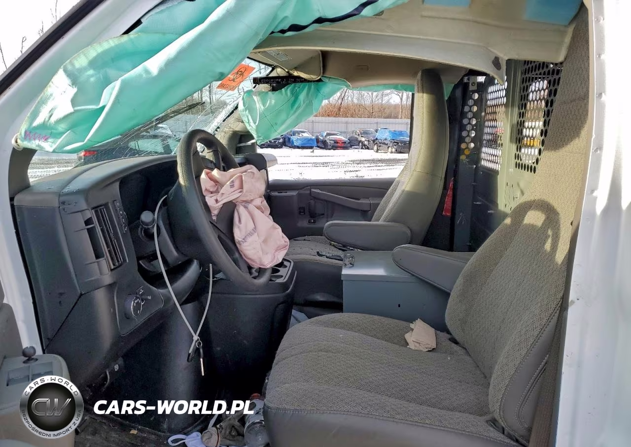 2025 Chevrolet Express G3500 VIN:1GCZGGF75S1103718 - 11