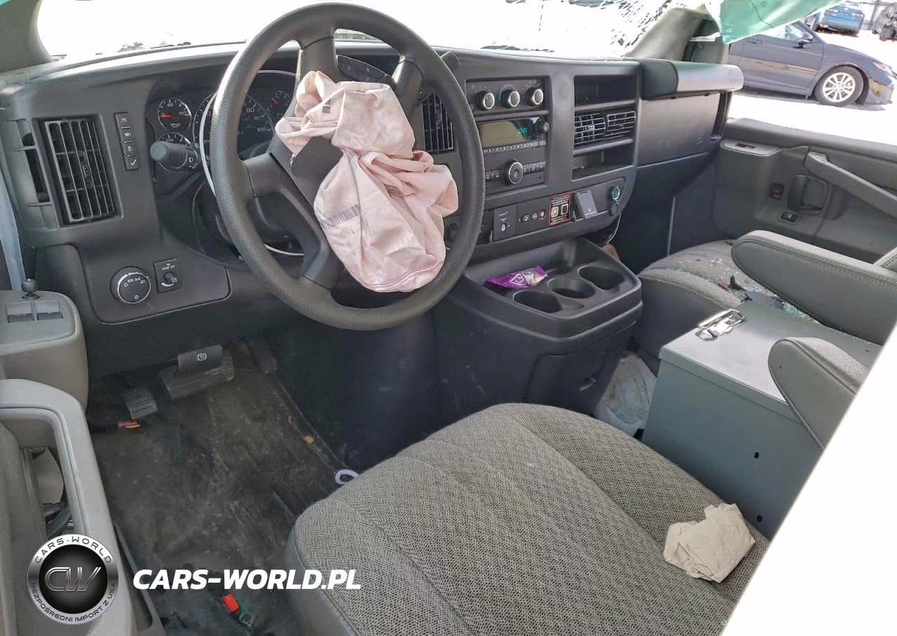 2025 Chevrolet Express G3500 VIN:1GCZGGF75S1103718 - 8