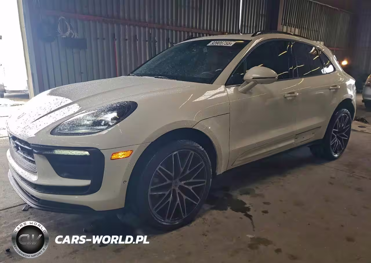 2023 Porsche Macan Base