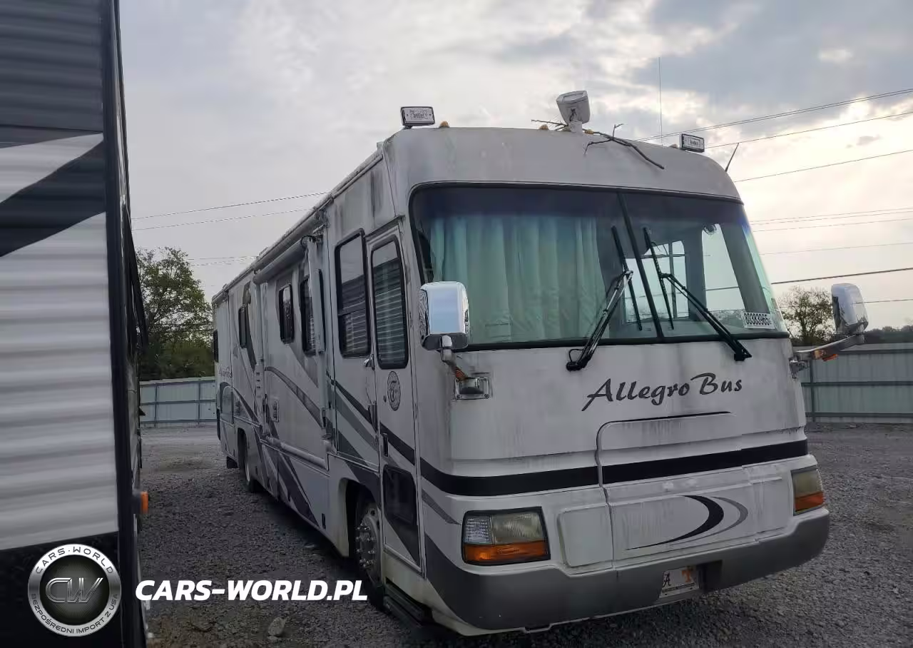 2000 Freightliner Chassis X - Rv